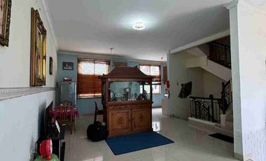 RUMAH SIAP HUNI 3 LANTAI PIK