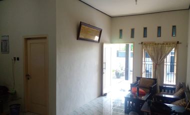 Dijual Rumah Luas, Cantik Siap Huni  Berlokasi di Kediri, Jawa Timur