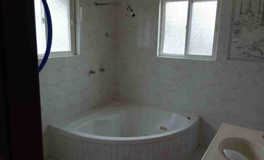 Escandon, bonita casa remodelada en predio grande con 2 casas más.