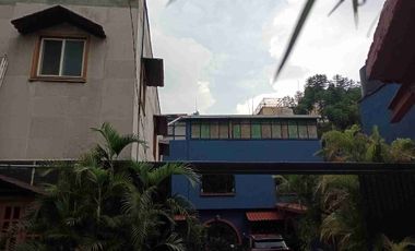 Escandon, bonita casa remodelada en predio grande con 2 casas más.