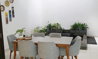 Dijual Rumah Bagus Keren Furnish siap Huni Bersih dan Terawat Lokasi di Pusat Kota Kembar Mas Bandung