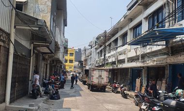 Ruko 2 1/2 Lantai samping mall Pancoran China Town Poin, sangat cocok untuk bebagai macam usaha