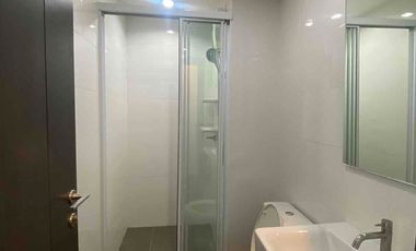 ROI 5+% with Cozy 2Br 2Br condo for sale with tenant at the Base Park West Sukhumvit 77