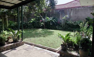 Disewakan rumah besar nan luas sayap Setiabudi Bandung dekat kampus UPI, NHI