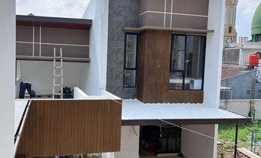 Rumah didekat stasiun MRT TOL cinere bellavue Mall & south city jakarta selatan Hanya 1,2 M an