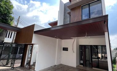 Rumah didekat stasiun MRT TOL cinere bellavue Mall & south city jakarta selatan Hanya 1,2 M an