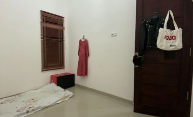 Rumah Di jual Tengah kota Siap Huni Full Furnis Lokasi Strategis