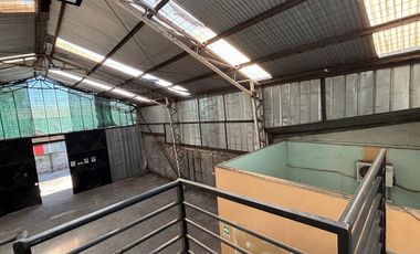 GALPON ESQUINA CON  BUENA CONECTIVIDAD