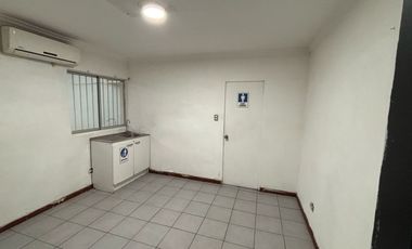 GALPON ESQUINA CON  BUENA CONECTIVIDAD