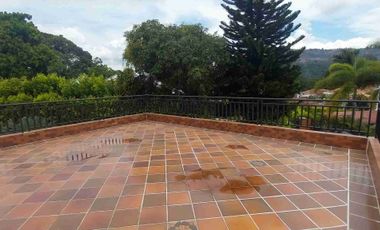 Vendo casa campestre diseño moderno Conjunto  cerrado  ,en la via entre piedecueata y floridablanca.