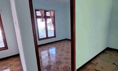 Dikontrakkan Rumah Besar di pinggir jln di Seputaran Pasar Cebongan Sleman