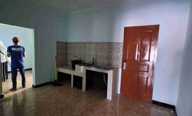 Dikontrakkan Rumah Besar di pinggir jln di Seputaran Pasar Cebongan Sleman