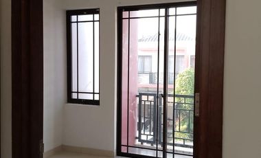 Disewa Rumah 2 Lantai Siap Huni Green Lake City Cluster Asia Kondisi Bagus