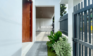 3-Storey Modern Dream House Near NLEX in Angeles City For Sale