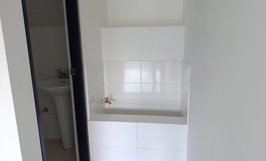 VENDO LOCAL PARA ESTRENAR FRENTE A LA DIAGONAL 15