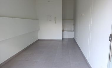 VENDO LOCAL PARA ESTRENAR FRENTE A LA DIAGONAL 15