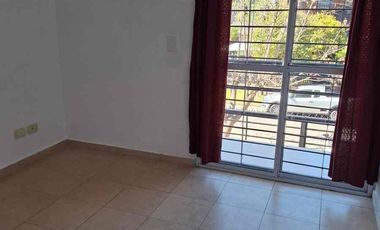 🏢 Departamento en venta – 2 ambientes con balcón y cochera | Morón Sur