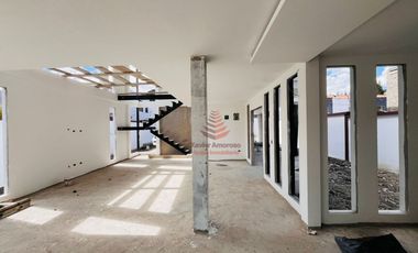 ✨En Venta  Exclusiva Casa de 3 Dormitorios  – Challuabamba | Vista · Estilo · Privacidad