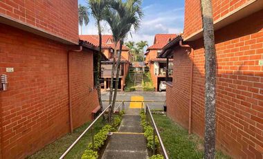 SE ARRIENDA BONITA CASA UNIDAD RESERVA DEL POLO CLUB II CIUDAD JARDÍN SUR DE CALI