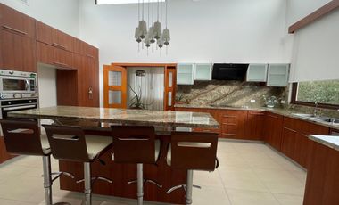 URB. TENIS CLUB CASA DE LUJO EN VENTA