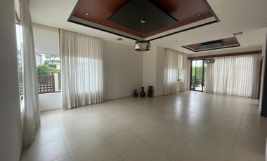 URB. TENIS CLUB CASA DE LUJO EN VENTA