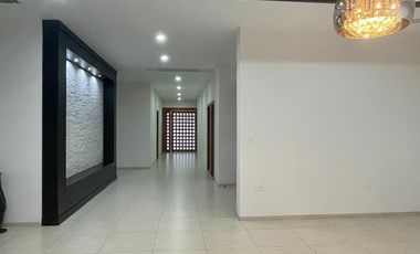URB. TENIS CLUB CASA DE LUJO EN VENTA