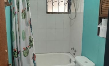 SE VENDE CASA AV. MARATHON , MACUL 3 DORMITORIOS , 2 BAÑOS , ESTACIONAMIENTO