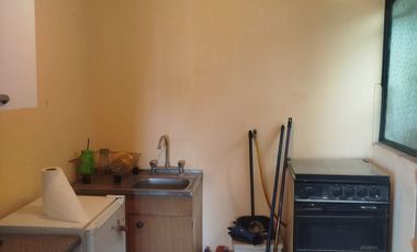 SE VENDE CASA AV. MARATHON , MACUL 3 DORMITORIOS , 2 BAÑOS , ESTACIONAMIENTO