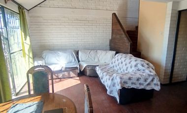 SE VENDE CASA AV. MARATHON , MACUL 3 DORMITORIOS , 2 BAÑOS , ESTACIONAMIENTO