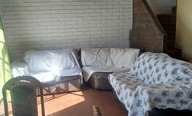 SE VENDE CASA AV. MARATHON , MACUL 3 DORMITORIOS , 2 BAÑOS , ESTACIONAMIENTO