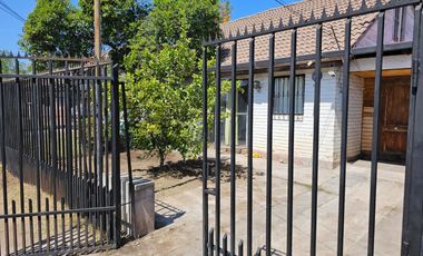 SE VENDE CASA AV. MARATHON , MACUL 3 DORMITORIOS , 2 BAÑOS , ESTACIONAMIENTO