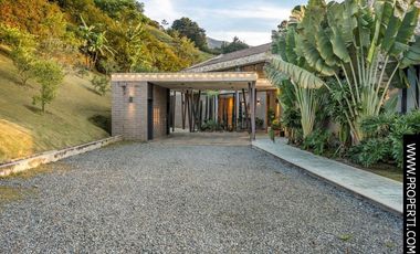 Casa en Arriendo Sector Loma del Escobero - Envigado