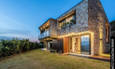 Casa en Arriendo Sector Loma del Escobero - Envigado