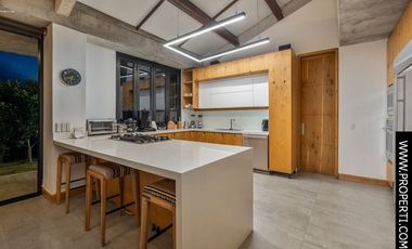 Casa en Arriendo Sector Loma del Escobero - Envigado