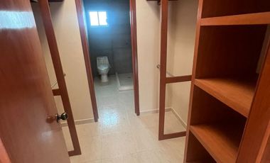 VENDO CASA A UNAS CUADRAS DE DIAZ MIRON Y DEL IMSS