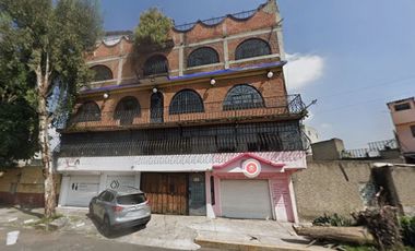 🏢 Venta de derechos litigiosos – Edificio de 5 niveles con uso mixto