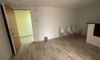 Remodelada, Buena Conectividad, A Pasos Metro Tobalaba