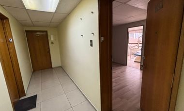 Remodelada, Buena Conectividad, A Pasos Metro Tobalaba