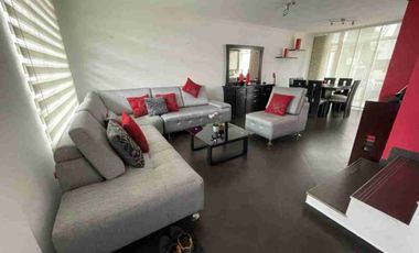 CASA CON TERRAZA DE VENTA EN CONOCOTO VALLE DE LOS CHILLOS