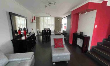 CASA CON TERRAZA DE VENTA EN CONOCOTO VALLE DE LOS CHILLOS