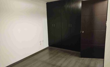 CASA CON TERRAZA DE VENTA EN CONOCOTO VALLE DE LOS CHILLOS