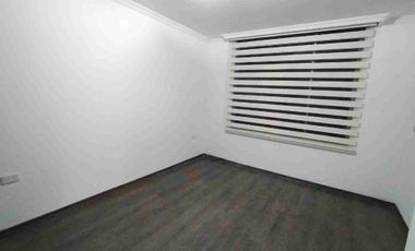 CASA CON TERRAZA DE VENTA EN CONOCOTO VALLE DE LOS CHILLOS