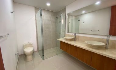 Amplio Apartamento Duplex de 3 Alcobas