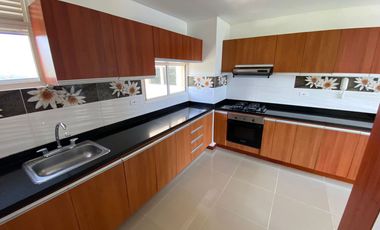 Amplio Apartamento Duplex de 3 Alcobas