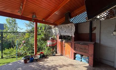 Se Vende Amplia y Luminosa Casa 3D/2B con Piscina en Condominio en Alto Macul