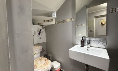 Se Vende Amplia y Luminosa Casa 3D/2B con Piscina en Condominio en Alto Macul