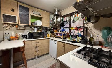 Se Vende Amplia y Luminosa Casa 3D/2B con Piscina en Condominio en Alto Macul