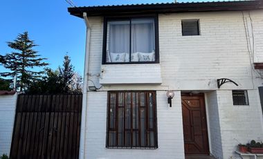 Casa dos pisos condominio Cerrado en venta en La Florida – Av. Perú