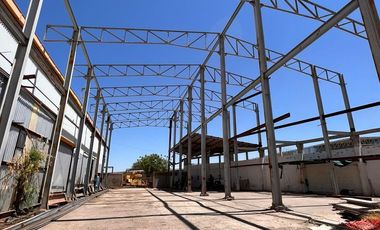 En Venta – Bodega Industrial de 2,000 m² + terreno adjunto de 1,402 mts