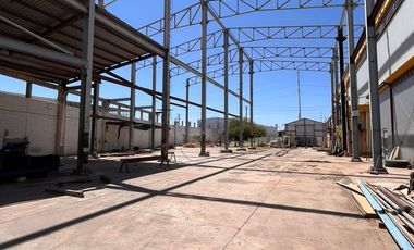 En Venta – Bodega Industrial de 2,000 m² + terreno adjunto de 1,402 mts